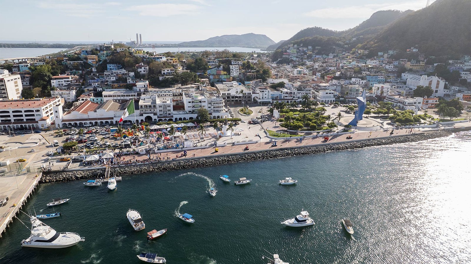 Embarcaciones participantes en el Torneo Internacional de Pesca de Manzanillo
